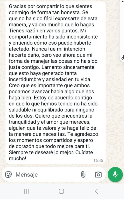 imagen de texto de Whatsapp con texto de el término de una relación de pareja