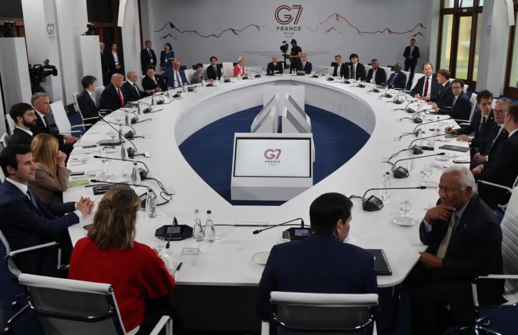 foto de reunión del G7 con los presidentes de los países de los CEO's de compañías tecnológicas